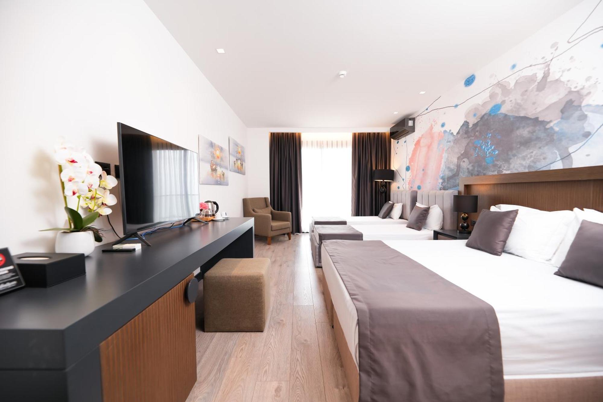 Palladium Beach Hotel- Private Beach Included Dhermi Bagian luar foto